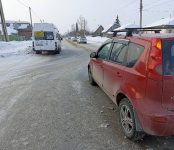 Междугородняя маршрутка протаранила легковушку в Бердске