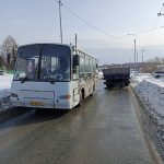 На зауженной дороге в Бердске попал в ДТП рейсовый автобус №7