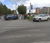 В столкновении «Mazda» и «BMW» в Бердске травмирована женщина-водитель «японца»