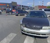 Столкновение автомобилей «Тойота» и «Ниссан» на перекрёстке в Бердске обошлось без пострадавших