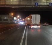 Фура сбила женщину под переходным мостом на трассе в Бердске