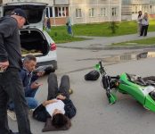 15-летний мотоциклист протаранил «LADA Vesta»  на улице Лунной в Бердске