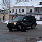 В жёстком столкновении двух иномарок в Бердске пострадала пожилая пассажирка одной из них