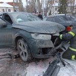 Две женщины пострадали в столкновении «Toyota Land Cruiser», «Audi Q5» и «BMW» в Бердске