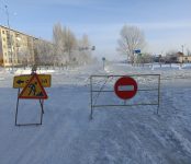 «Приносим извинения за неудобства»: замглавы Бердска рассказал о серьёзной коммунальной аварии затопившей перекрёсток